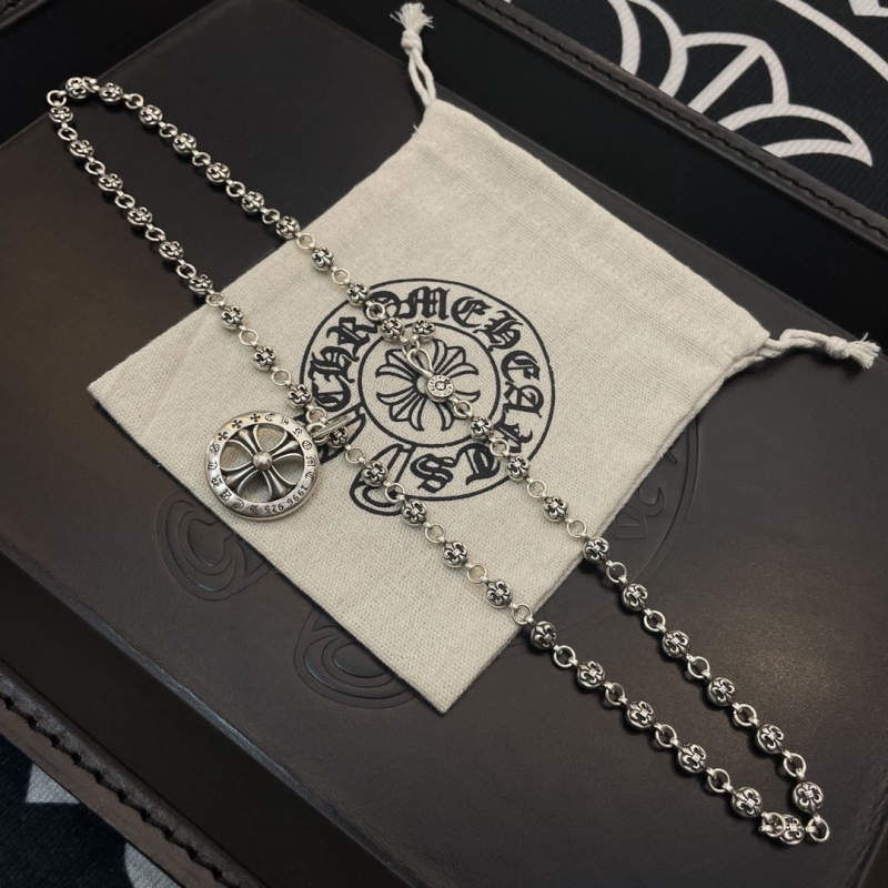 Ch*0me He**ts necklaces